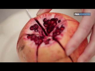 three ways to peel a pomegranate in 30 seconds